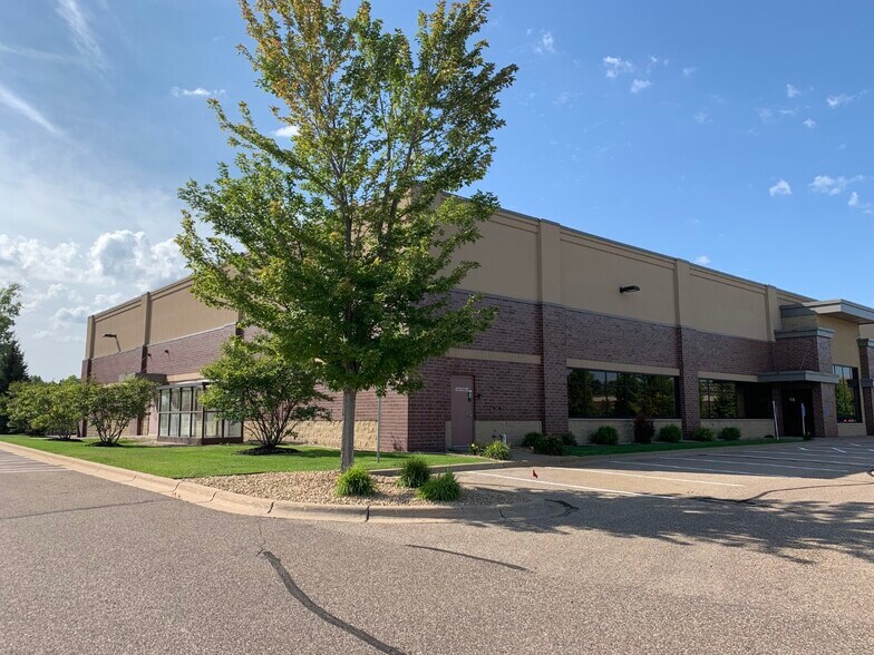 More Photos Of 3000 Ames Crossing Rd, Eagan Research And Development For Lease