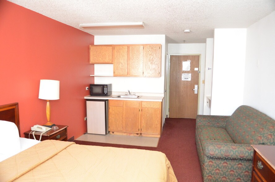 More Photos Of 12808 S Ashland Ave, Calumet Park Hotel For Sale