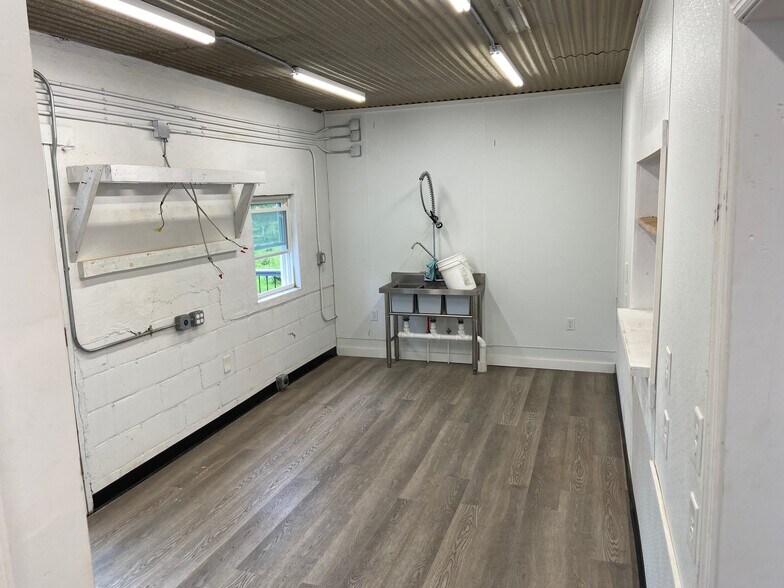 More Photos Of 3971 Wolf Pen Gap Rd, Suches Convenience Store For Lease