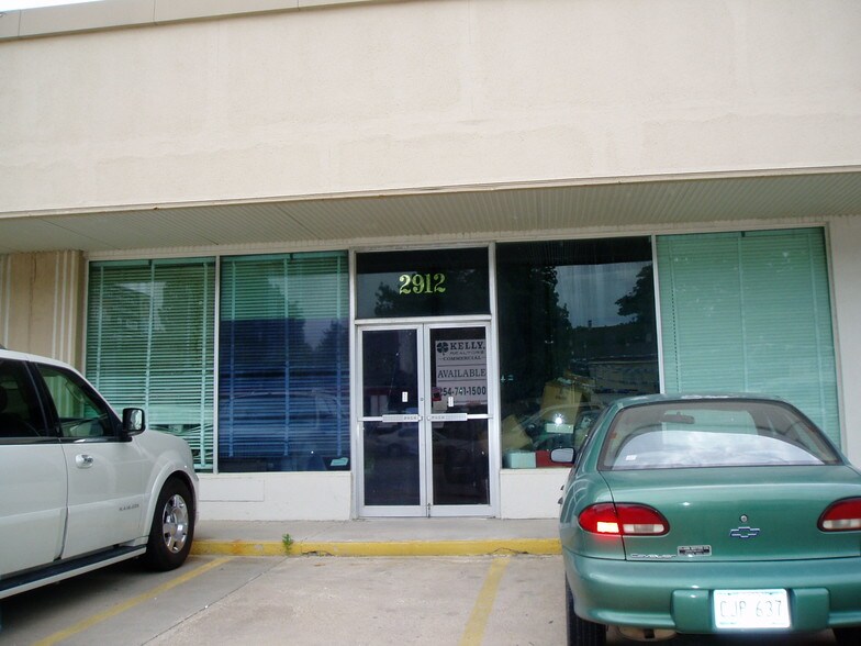 Primary Photo Of 2907-2917 Franklin Ave, Waco Storefront For Lease