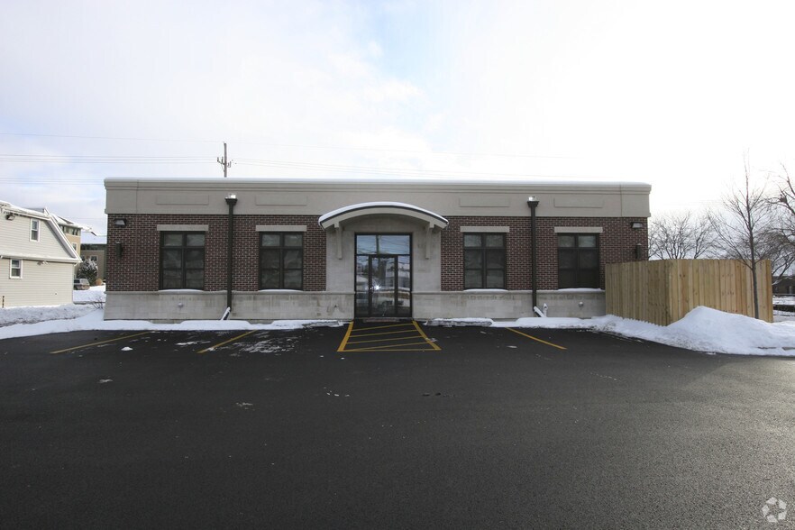 More Photos Of 828 N Cass Ave, Westmont Medical For Sale