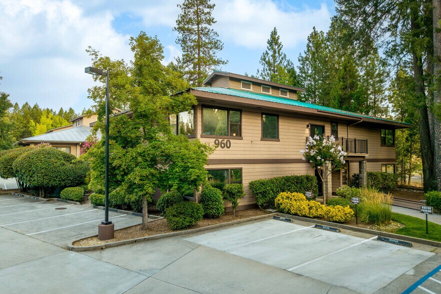 More Photos Of 944 McCourtney Rd, Grass Valley Unknown For Lease