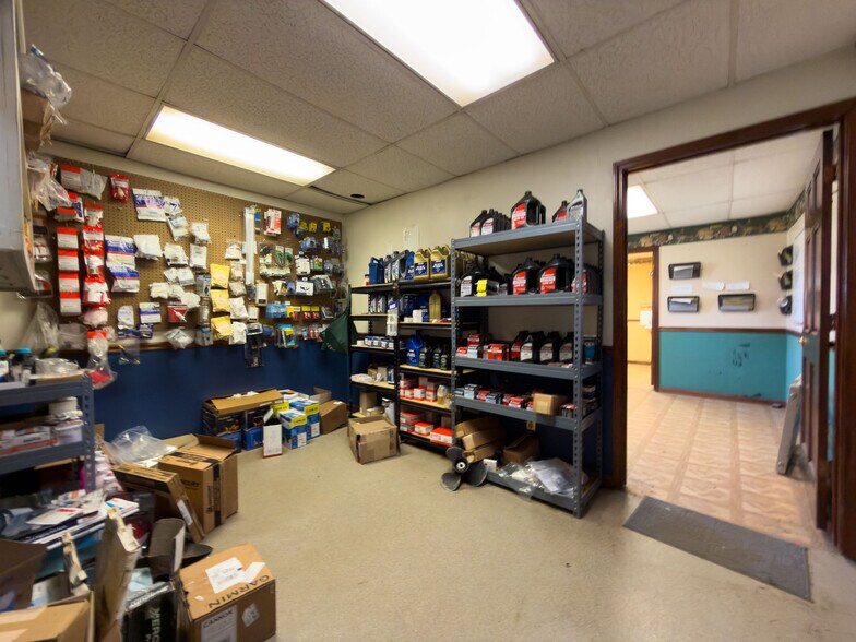 More Photos Of 1350 Upper Valley Falls Rd, Spartanburg Warehouse For Sale