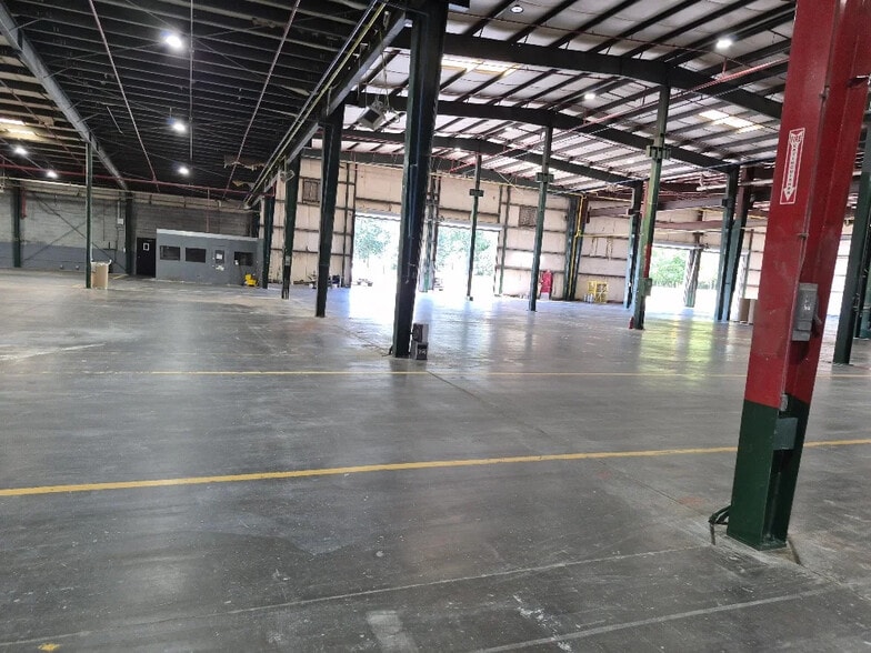 More Photos Of 10700 John Price Rd, Charlotte Warehouse For Sale