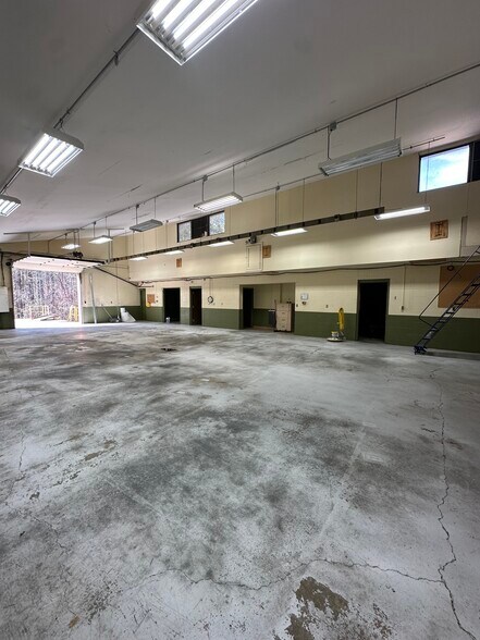 More Photos Of 115 Eastman Ave, Gadsden Manufacturing For Lease