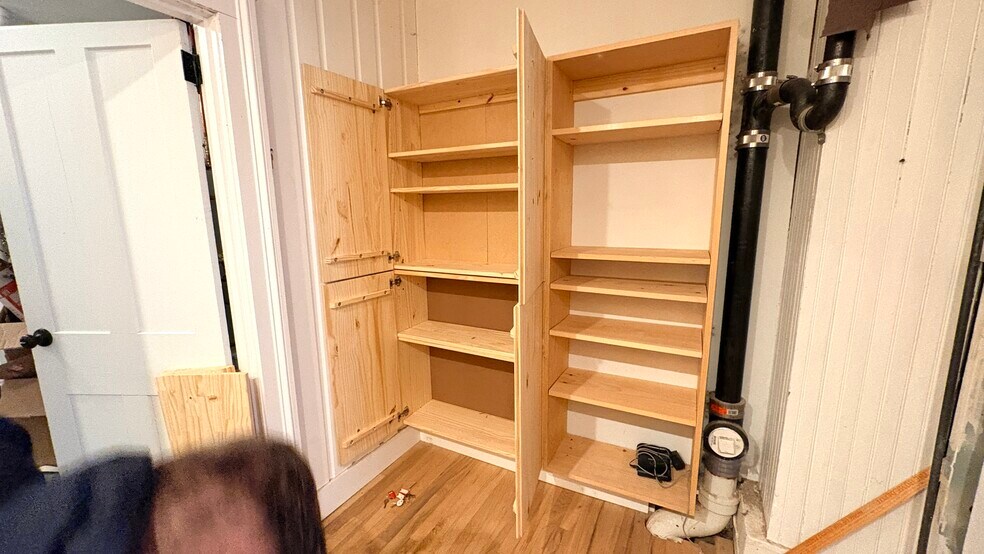 More Photos Of 620 1/2 Warren St, Hudson General Retail For Lease