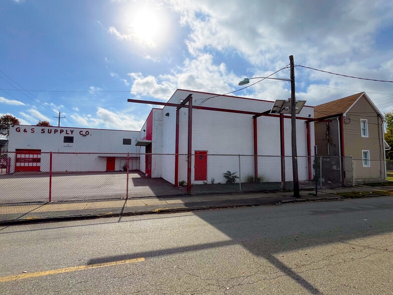 More Photos Of 251 Hudson St, Hackensack Warehouse For Lease