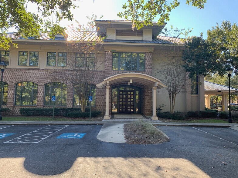 More Photos Of 2 Westbury Park Way, Bluffton Office For Lease
