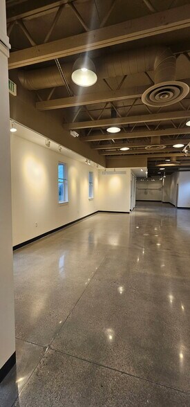 More Photos Of 650 E Fairview Ave, Meridian Storefront Retail Office For Lease