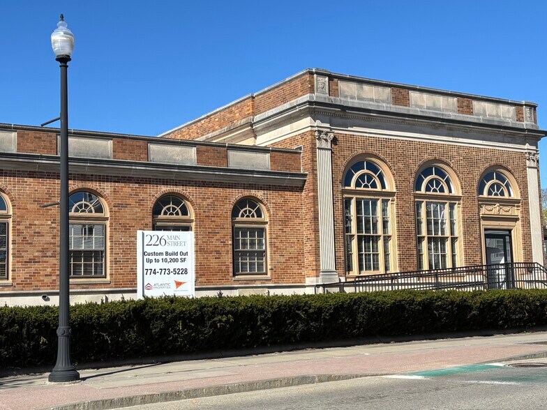 More Photos Of 226 Main St, Wareham Bank For Lease