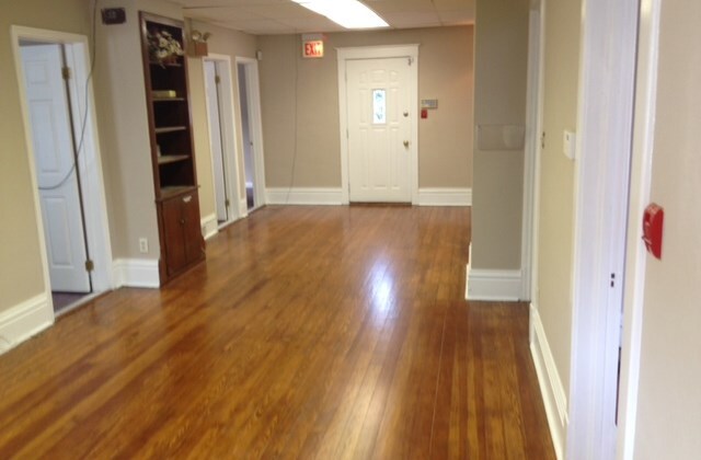 More Photos Of 639 S Washington St, Naperville Coworking Space