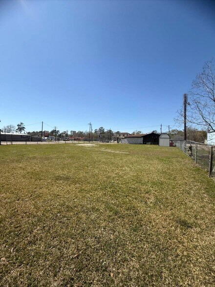 More Photos Of 1260 N Main St, Vidor Office For Sale