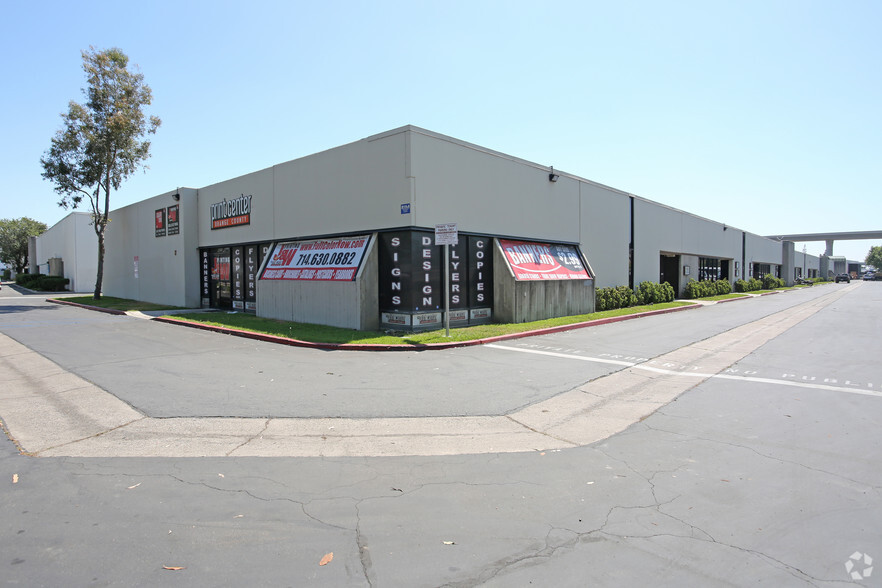 Primary Photo Of 2720-2796 E Miraloma Ave, Anaheim Warehouse For Lease