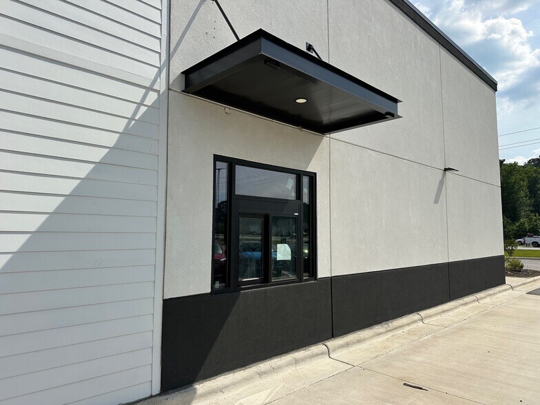 More Photos Of 422 US-70 Hwy, Havelock Freestanding For Lease