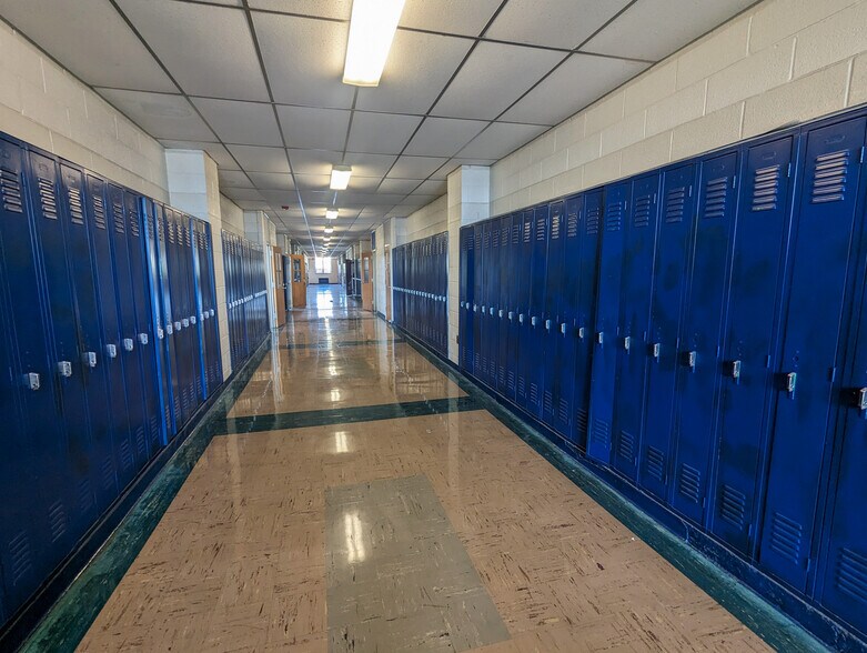 More Photos Of 350 Georgetown Rd, Carneys Point Schools For Lease