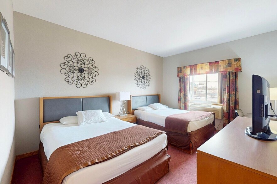More Photos Of 5640 E Paisano Dr, El Paso Hotel For Sale
