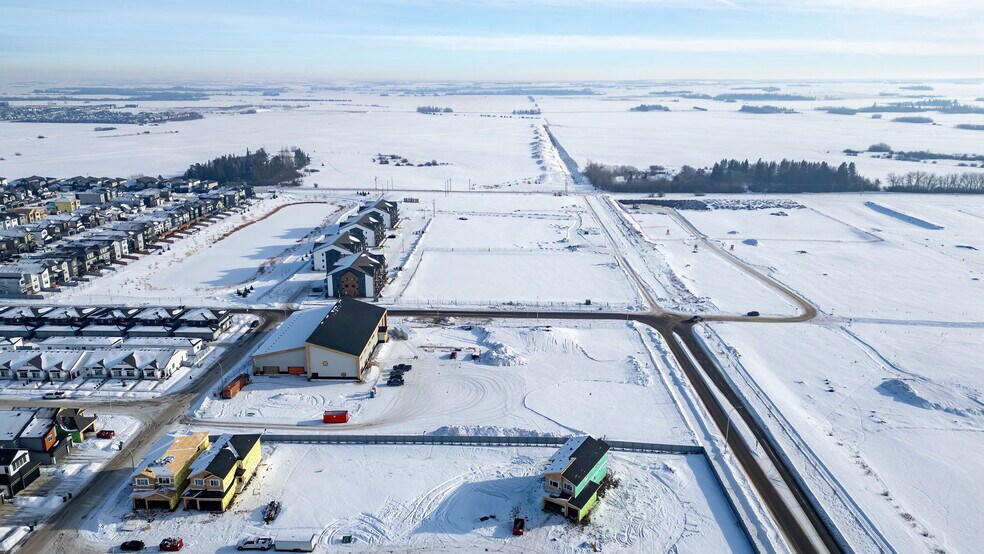 More Photos Of 200 Greenfield link, Fort Saskatchewan Storefront For Lease