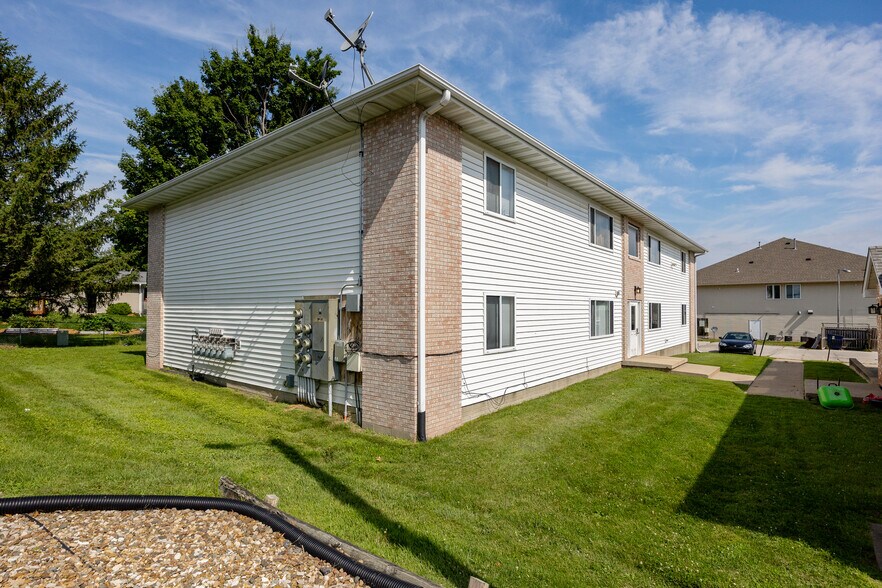 More Photos Of 115 Sugar Creek Ln, North Liberty Multifamily For Sale