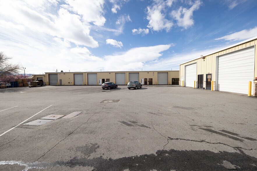 More Photos Of 1565 Glendale Ave, Sparks Unknown For Lease