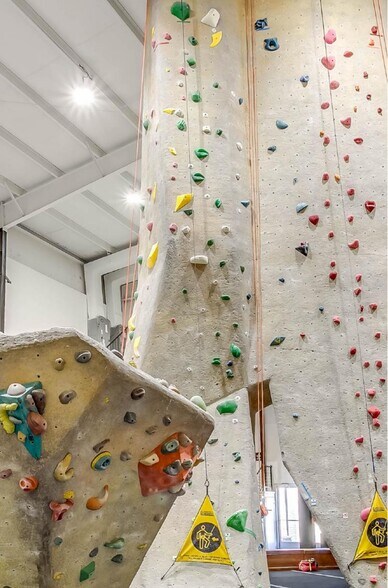 More Photos Of 325 Indian Trl, Harker Heights Industrial For Sale