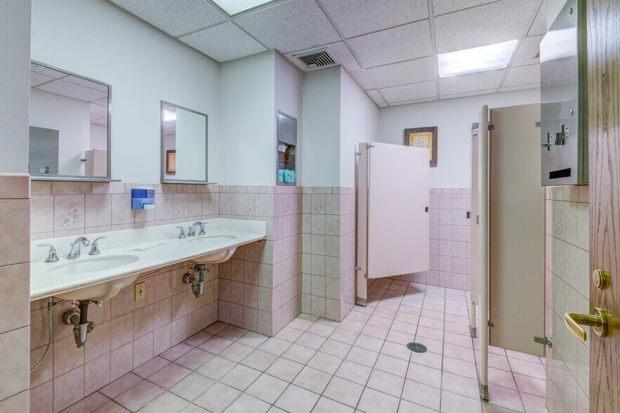 More Photos Of 48 Route 6, Yorktown Heights Medical For Lease