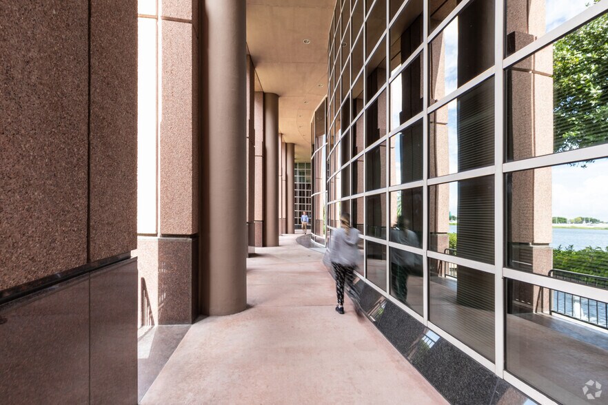 More Photos Of 5201 Waterford District Dr, Miami Office For Lease