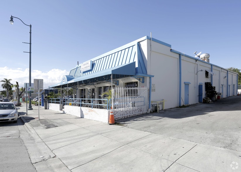 More Photos Of 441-455 SW 8th St, Miami Storefront Retail Office For Sale