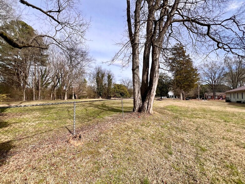 More Photos Of 703 N Main St, LaFayette Religious Facility For Sale