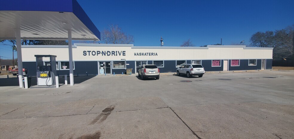 More Photos Of 406 Verhalen Rd, Alvin Storefront Retail Office For Lease