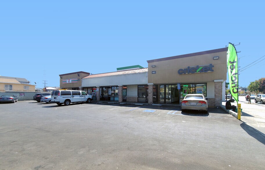 More Photos Of 600-602 E Imperial Hwy, Los Angeles Freestanding For Sale