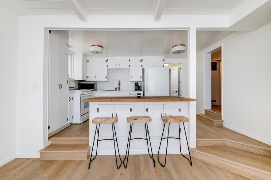 More Photos Of 2633 Ocean St, Carlsbad Apartments For Sale
