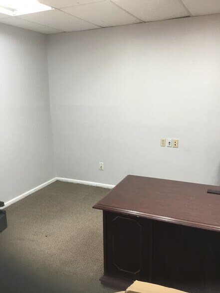 More Photos Of 8051 Seymour Hwy, Wichita Falls Warehouse For Lease
