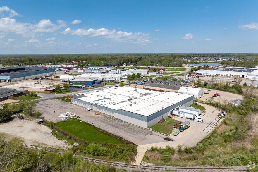 More Photos Of 50750 E Russell Schmidt Blvd, Chesterfield Warehouse For Lease