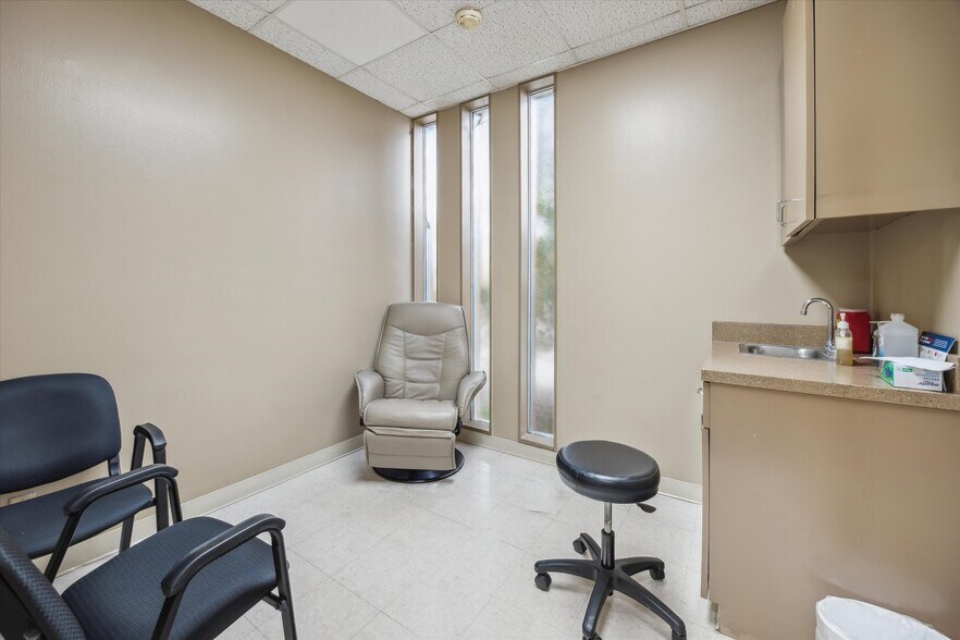 More Photos Of 6504 Memorial Dr, Texas City Medical For Sale