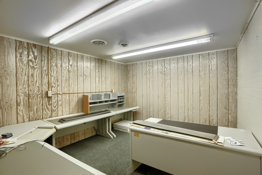 More Photos Of 708-708 Ekastown Rd, Sarver Storefront Retail Office For Sale