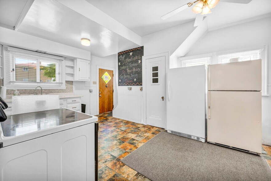 More Photos Of 881 E 222nd St, Euclid Office Residential For Sale