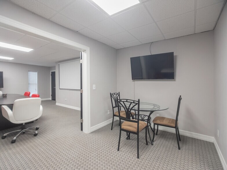 More Photos Of 6001 Nw Expressway, Oklahoma City Office For Sale