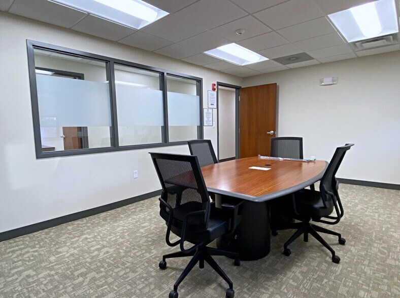 More Photos Of 573 Main St, Woburn Office For Sale