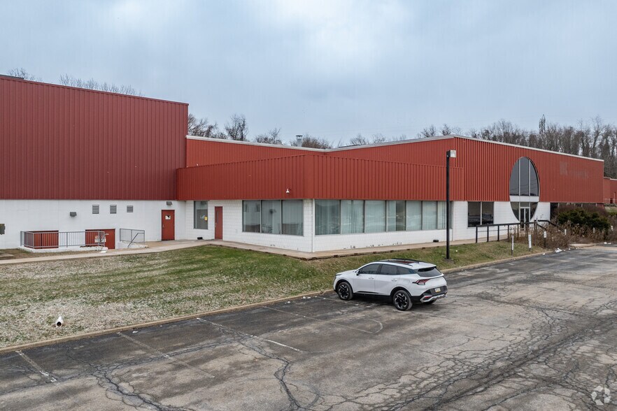Primary Photo Of 1576 Arona Rd, Irwin Warehouse For Sale