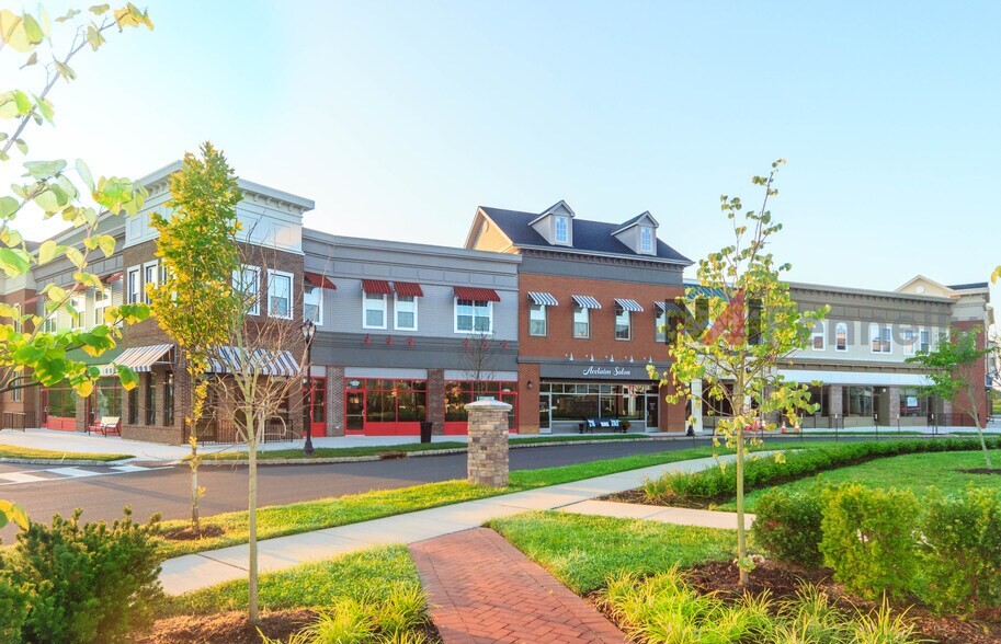 More Photos Of 90-105 Saddle Way, Chesterfield Apartments For Lease