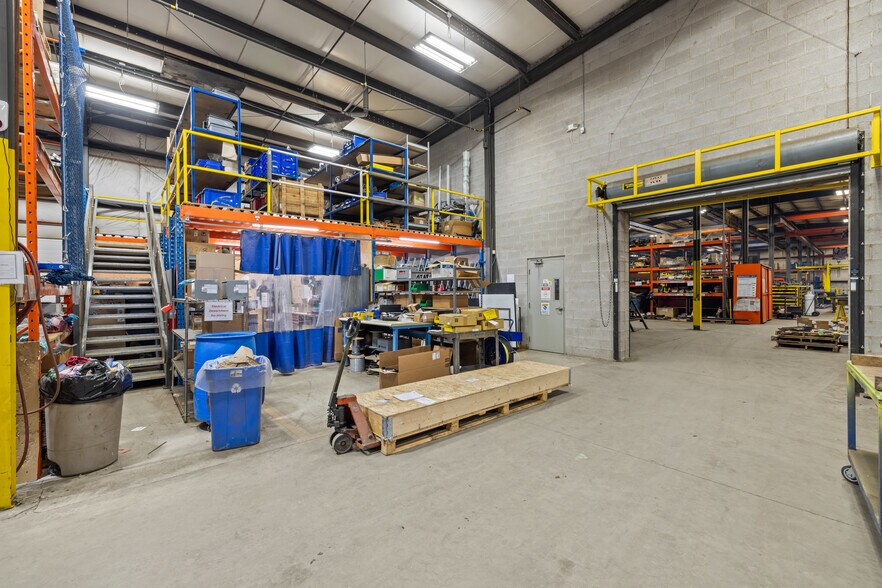 More Photos Of 306 Darrell Dr, Ayr Flex For Sale