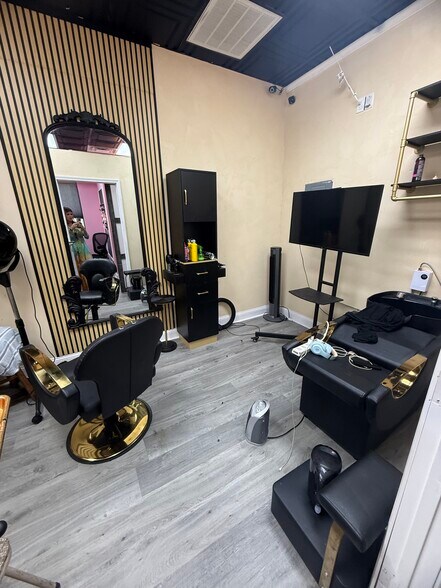 More Photos Of 2901 E Park Ave, Tallahassee Storefront Retail Office For Lease