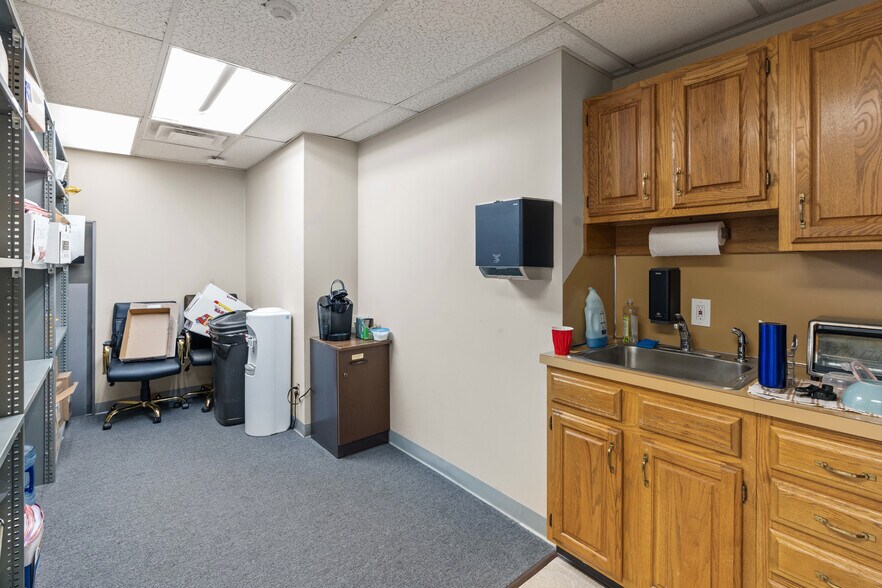 More Photos Of 33 College Hill Rd, Warwick Apartments For Lease