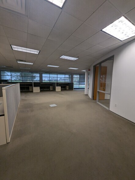 More Photos Of 2800 Duncan Rd, Lafayette Manufacturing For Lease