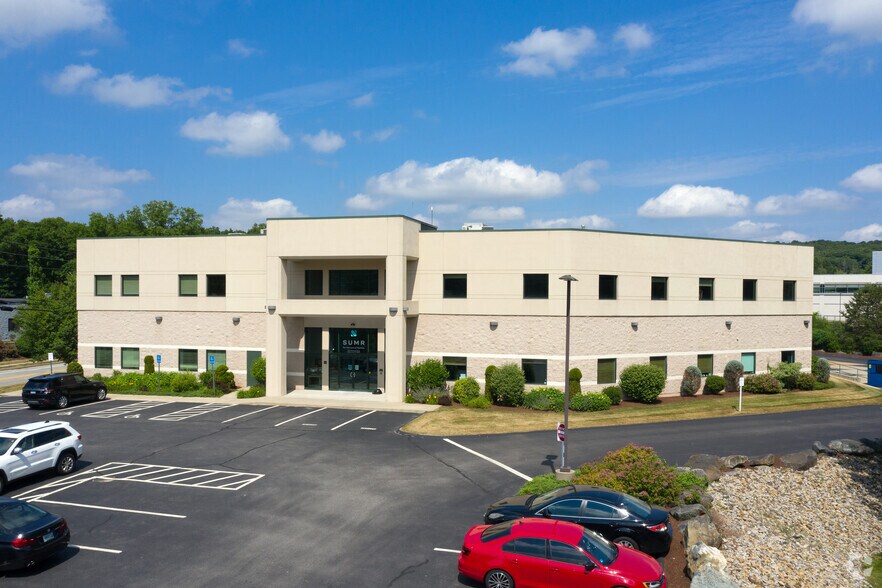 More Photos Of 1275 Park East Dr, Woonsocket Light Distribution For Lease