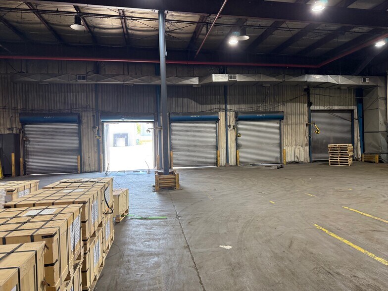 More Photos Of 107 Industrial Rd, Williamstown Manufacturing For Lease