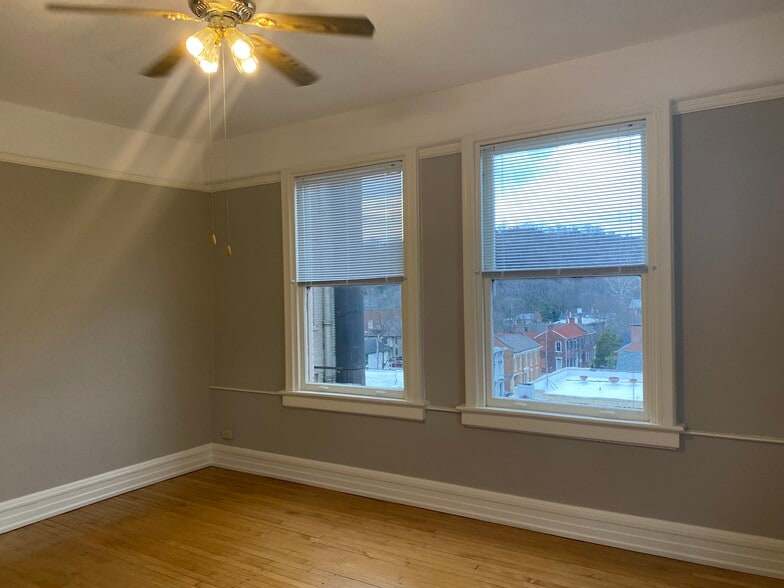 More Photos Of 306 W Main St, Frankfort Coworking Space