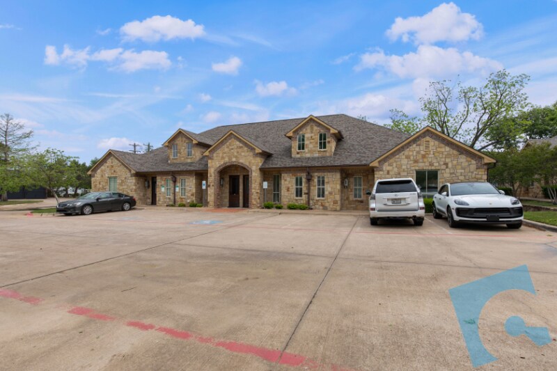 More Photos Of 1340 N White Chapel Blvd, Southlake Office For Sale