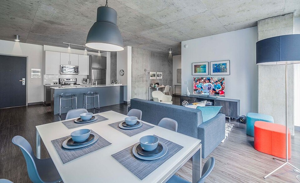 More Photos Of 215 W Lake St, Chicago Apartments For Lease