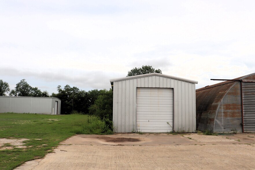 More Photos Of 86 FM 770, Liberty Warehouse For Sale